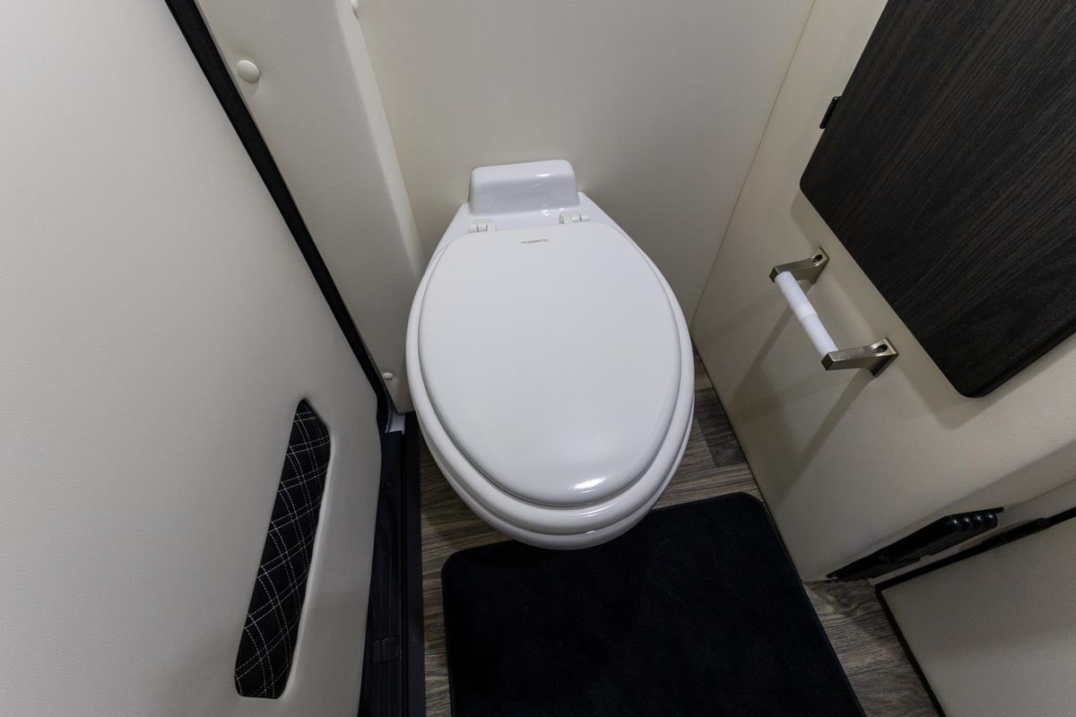 2025 OGV LUXURY COACH V-Cruise 9-Passenger gallery image-25