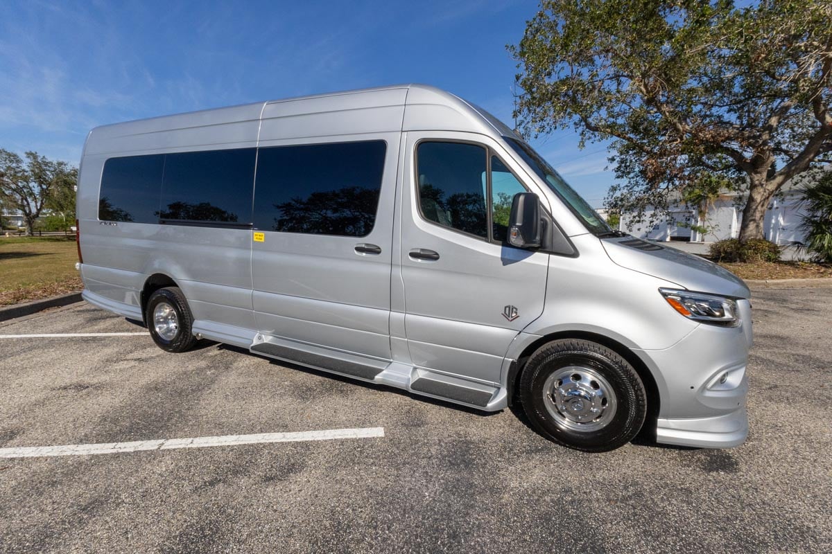 New OGV 2025 Luxury Coach V-Cruise 10OB gallery image-2