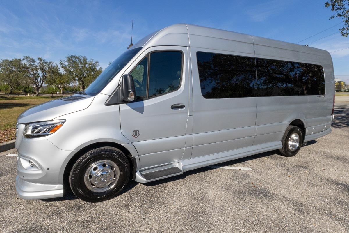 New OGV 2025 Luxury Coach V-Cruise 10OB gallery image-11