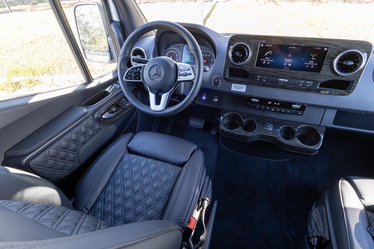 New OGV 2025 Luxury Coach V-Cruise 10OB gallery image-15