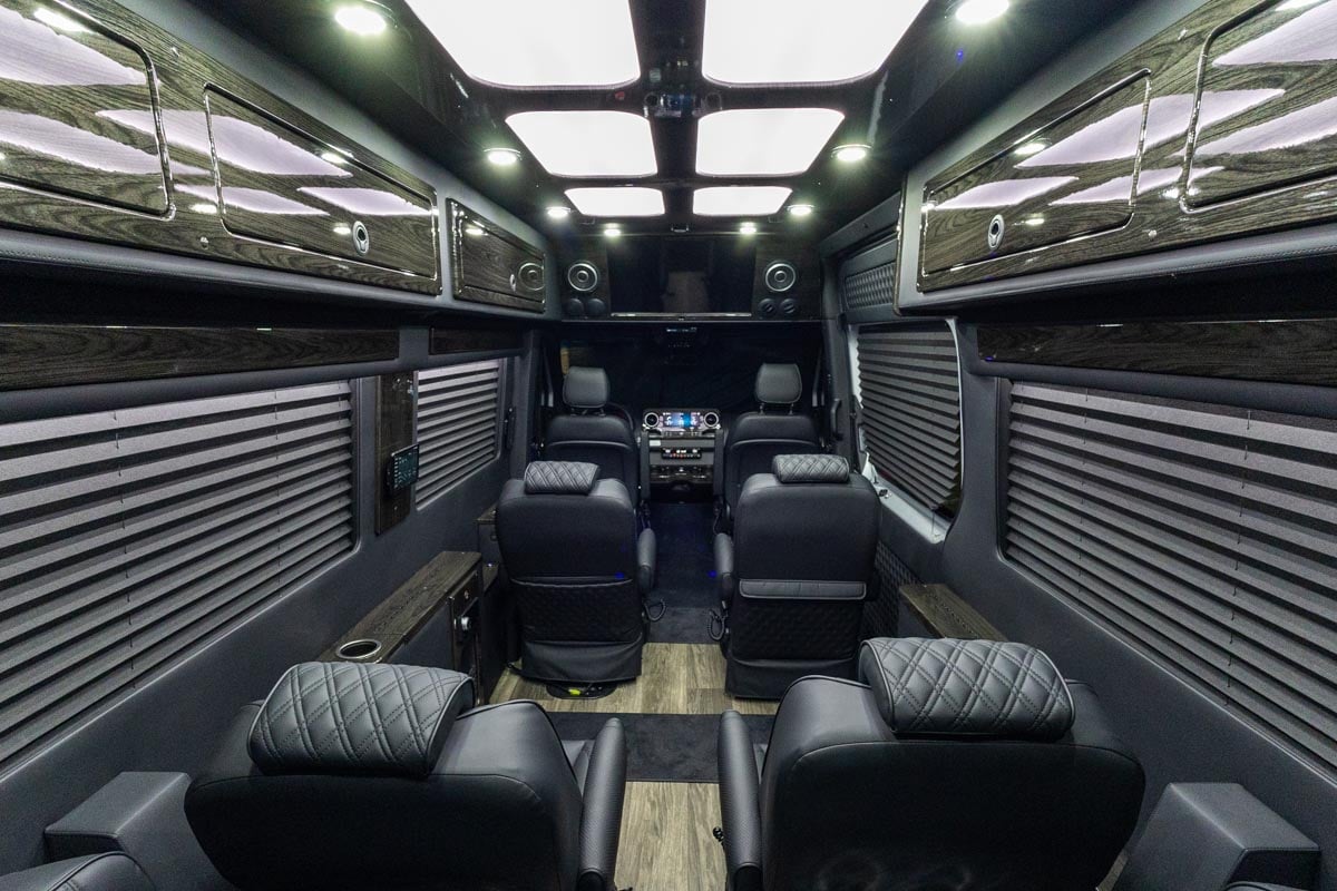 New OGV 2025 Luxury Coach V-Cruise 10OB gallery image-23