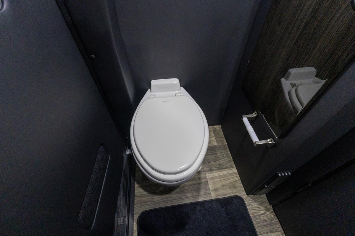 New OGV 2025 Luxury Coach V-Cruise 10OB gallery image-25