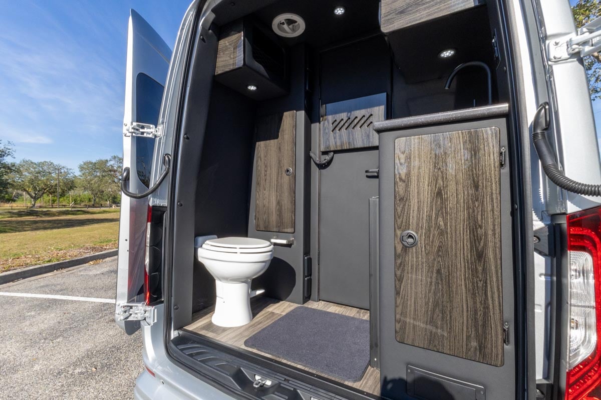 New OGV 2025 Luxury Coach V-Cruise 10OB gallery image-26