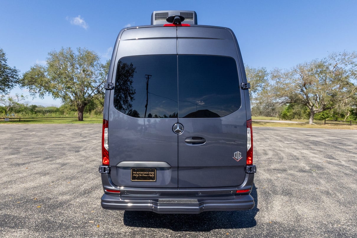 2025 OGV LUXURY COACH gallery image-7