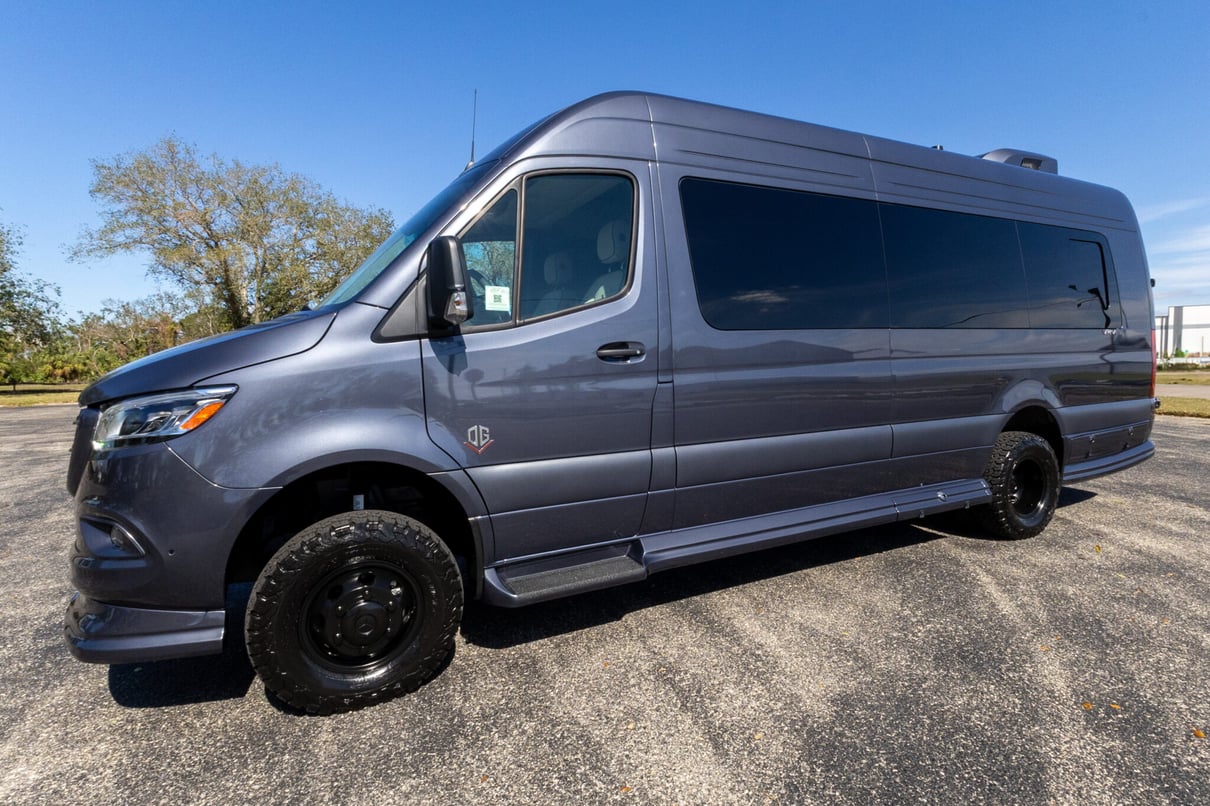 2025 OGV LUXURY COACH gallery image-11