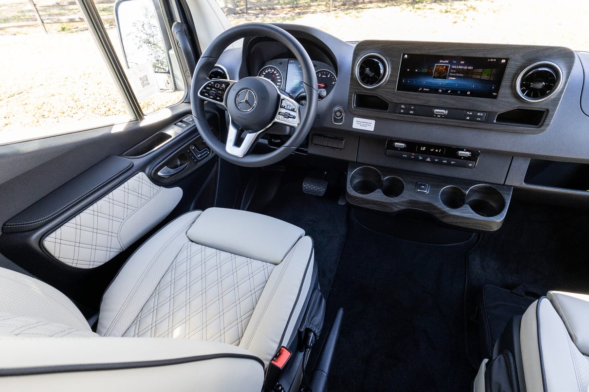 2025 OGV LUXURY COACH gallery image-14