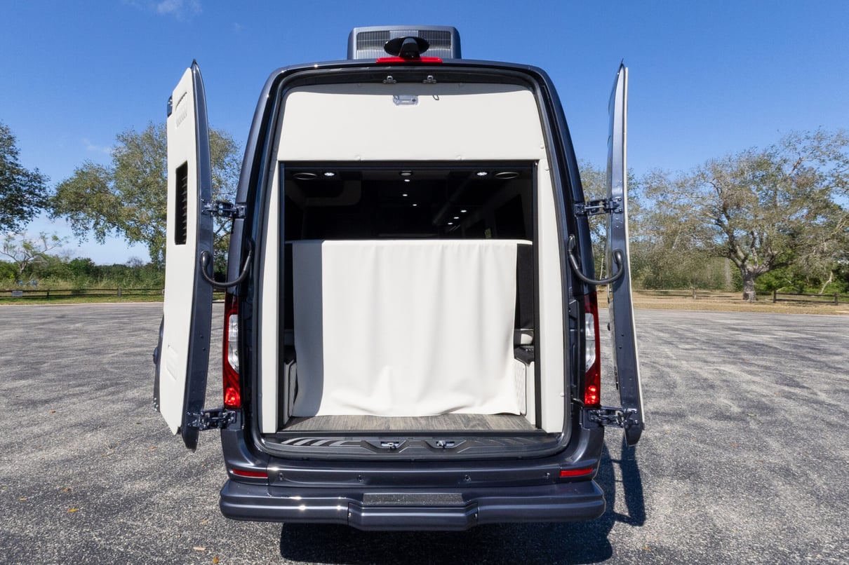 2025 OGV LUXURY COACH gallery image-29