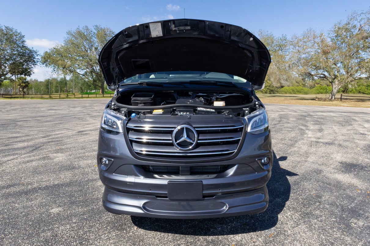 2025 OGV LUXURY COACH gallery image-30