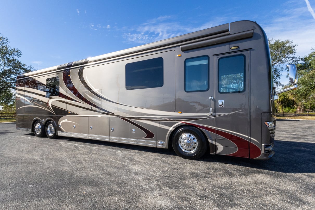 2016 FORETRAVEL REALM LV3 gallery image-2