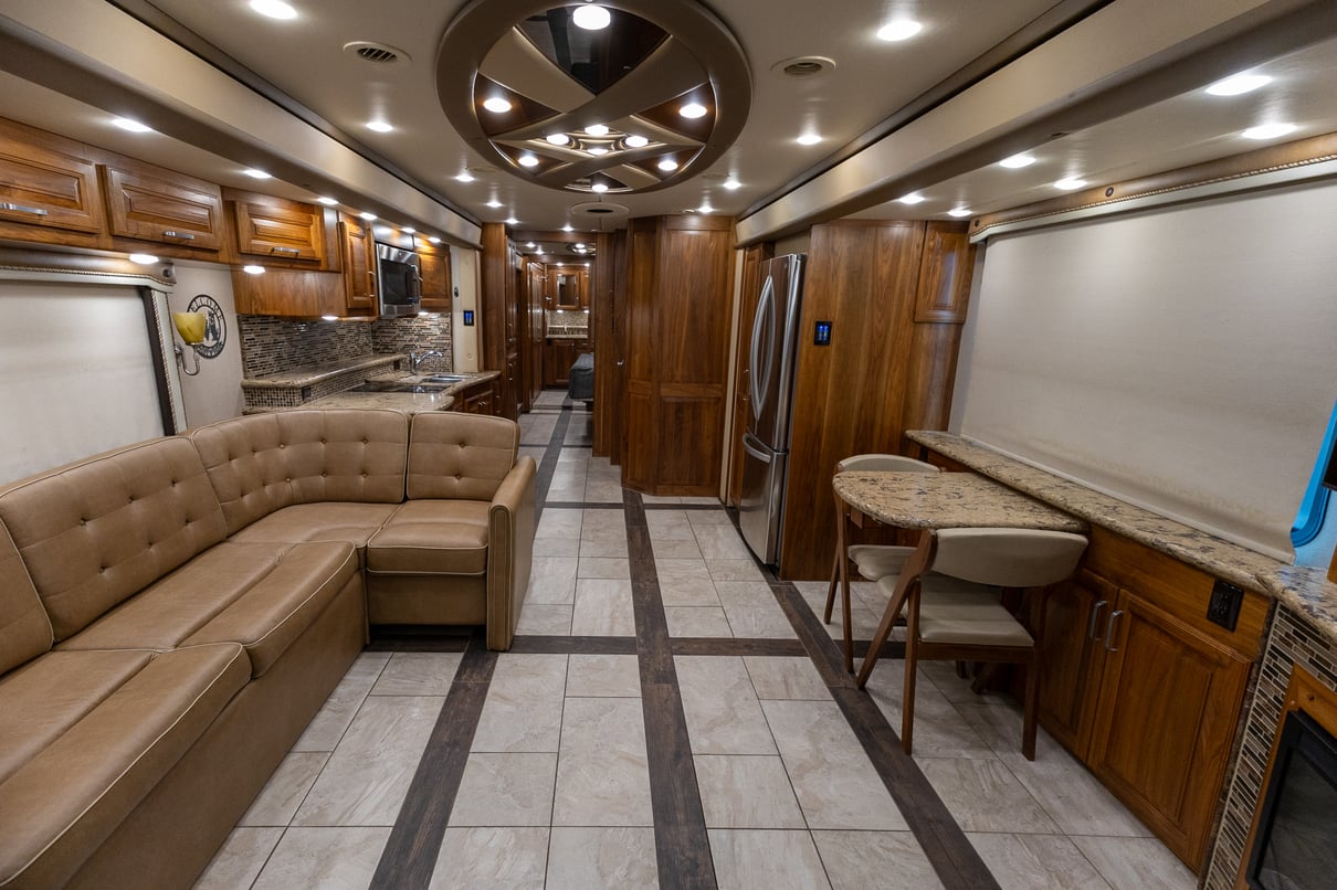 2016 FORETRAVEL REALM LV3 gallery image-14