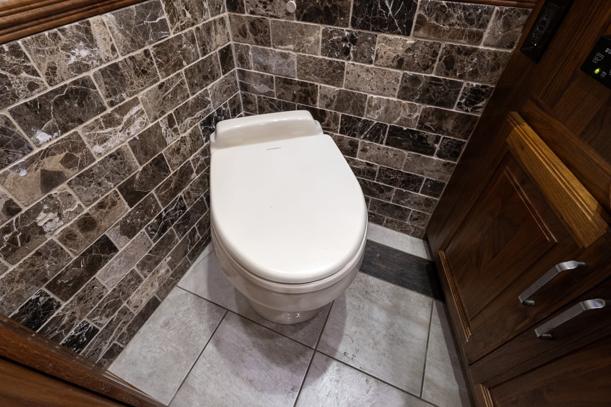 2016 FORETRAVEL REALM LV3 gallery image-23