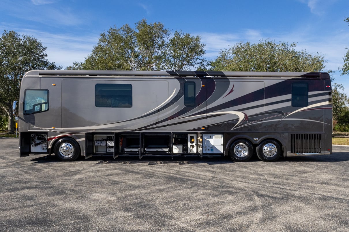 2016 FORETRAVEL REALM LV3 gallery image-36