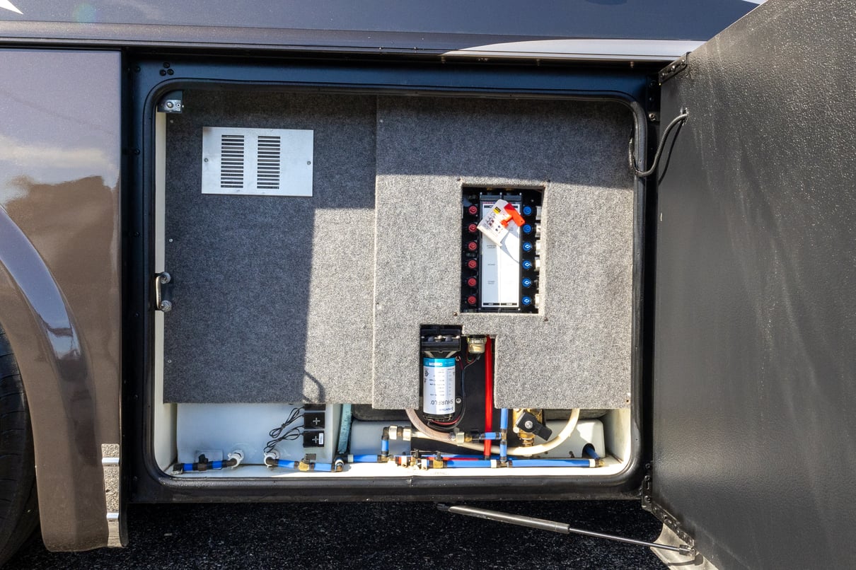 2016 FORETRAVEL REALM LV3 gallery image-37