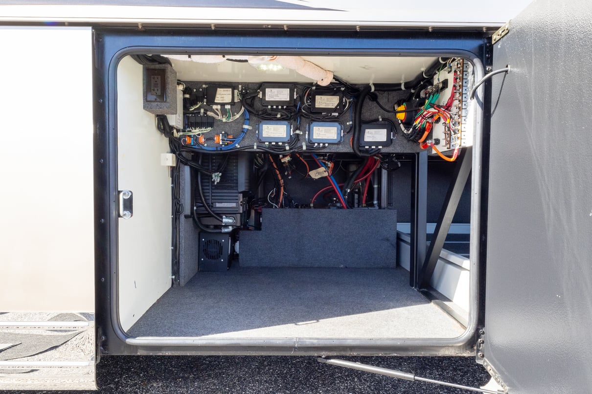 2016 FORETRAVEL REALM LV3 gallery image-38