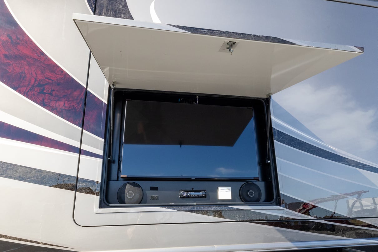 2016 FORETRAVEL REALM LV3 gallery image-42