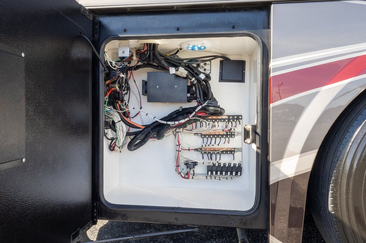 2016 FORETRAVEL REALM LV3 gallery image-43