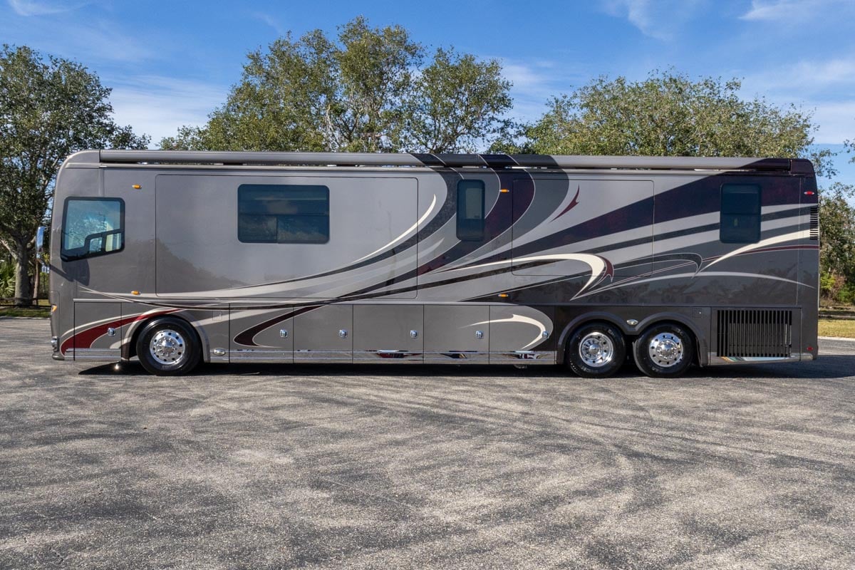 2016 FORETRAVEL REALM LV3 gallery image-9