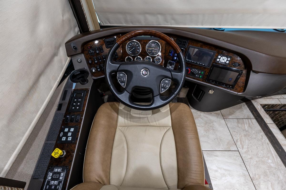 2016 FORETRAVEL REALM LV3 gallery image-13