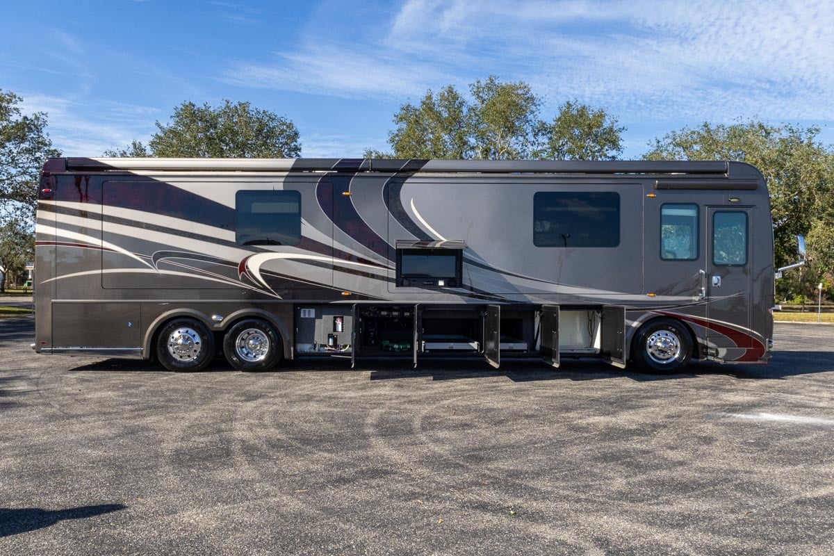 2016 FORETRAVEL REALM LV3 gallery image-35