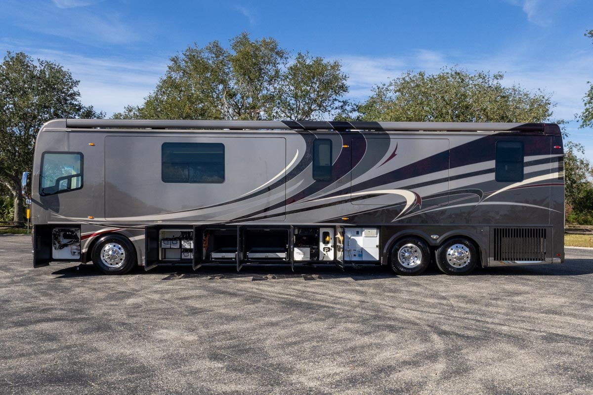 2016 FORETRAVEL REALM LV3 gallery image-36