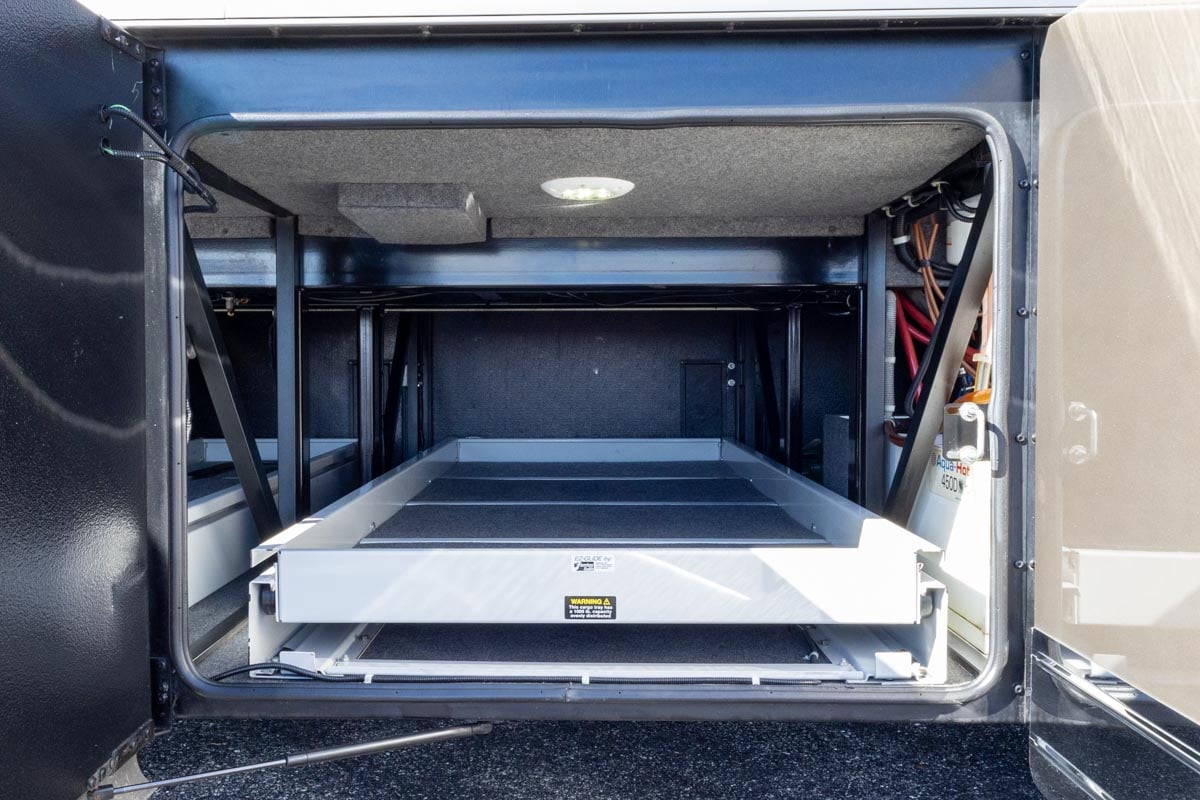 2016 FORETRAVEL REALM LV3 gallery image-46