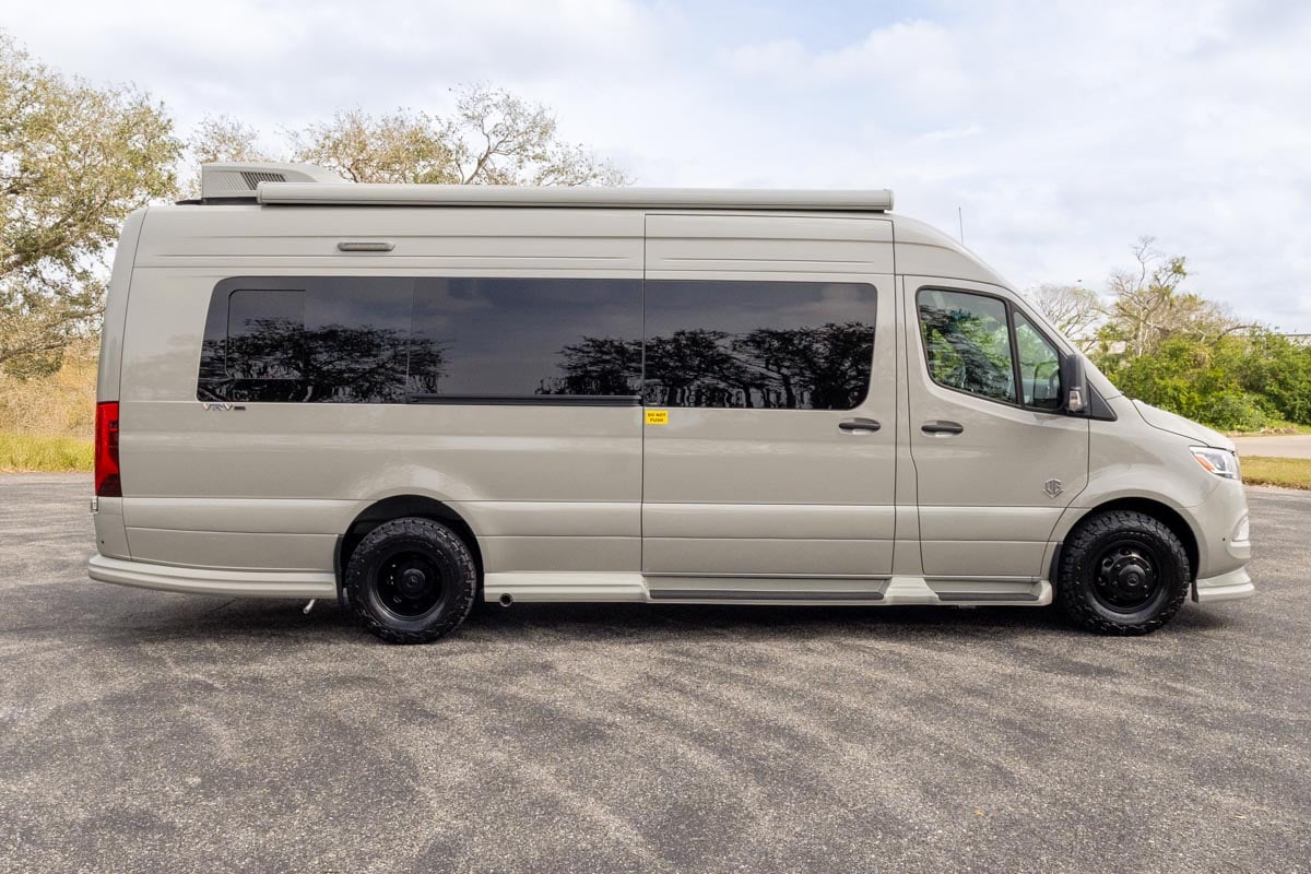 2025 OGV LUXURY COACH gallery image-4