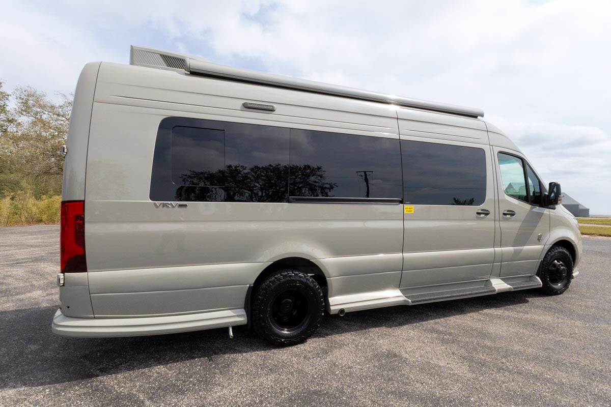 2025 OGV LUXURY COACH