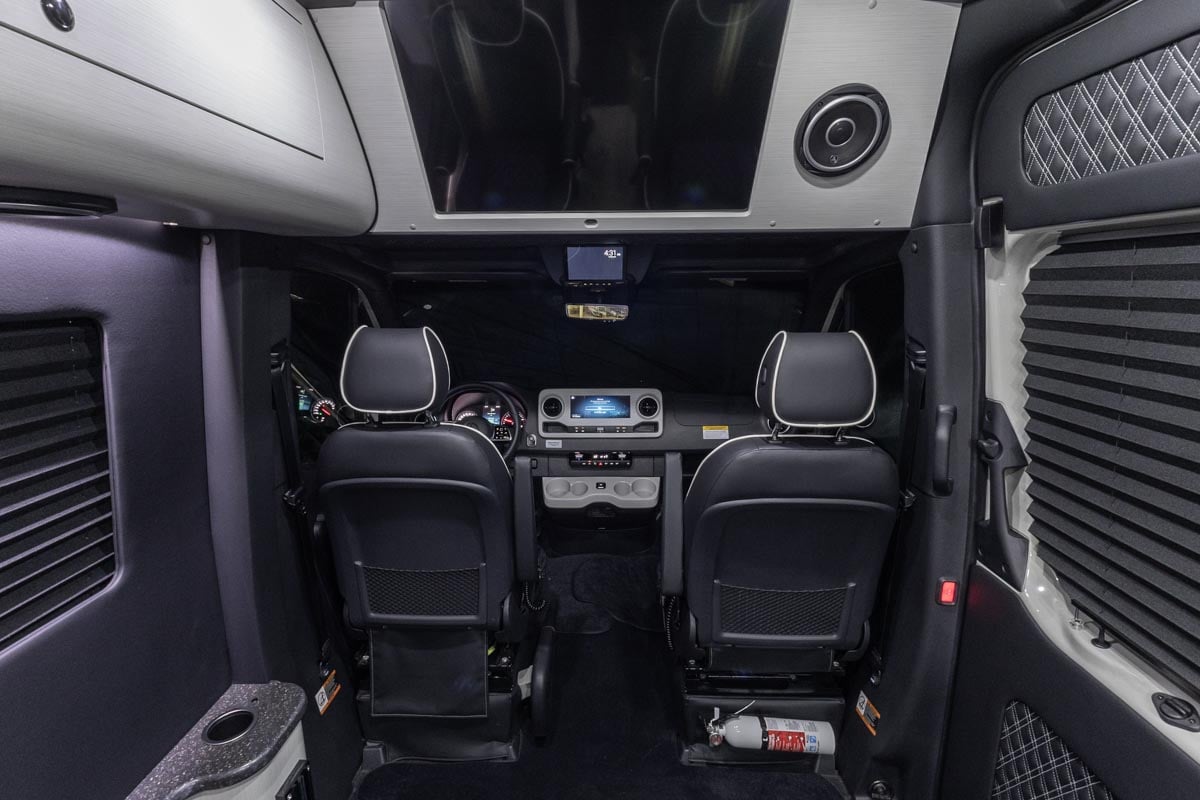 2025 OGV LUXURY COACH gallery image-16