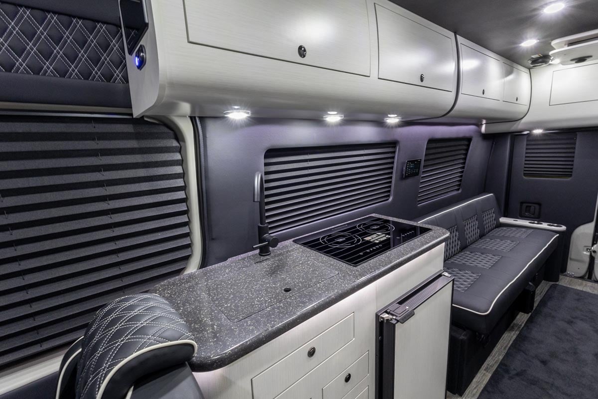 2025 OGV LUXURY COACH gallery image-21