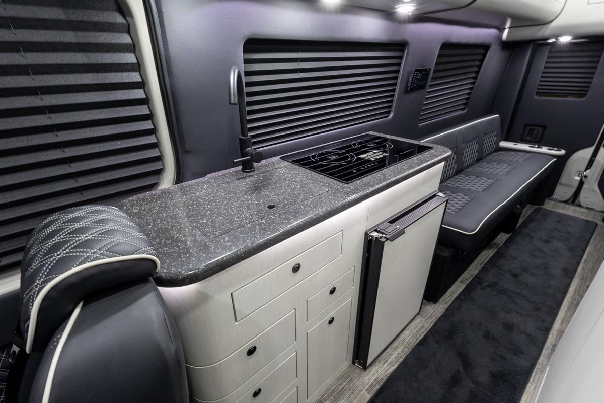 2025 OGV LUXURY COACH gallery image-22