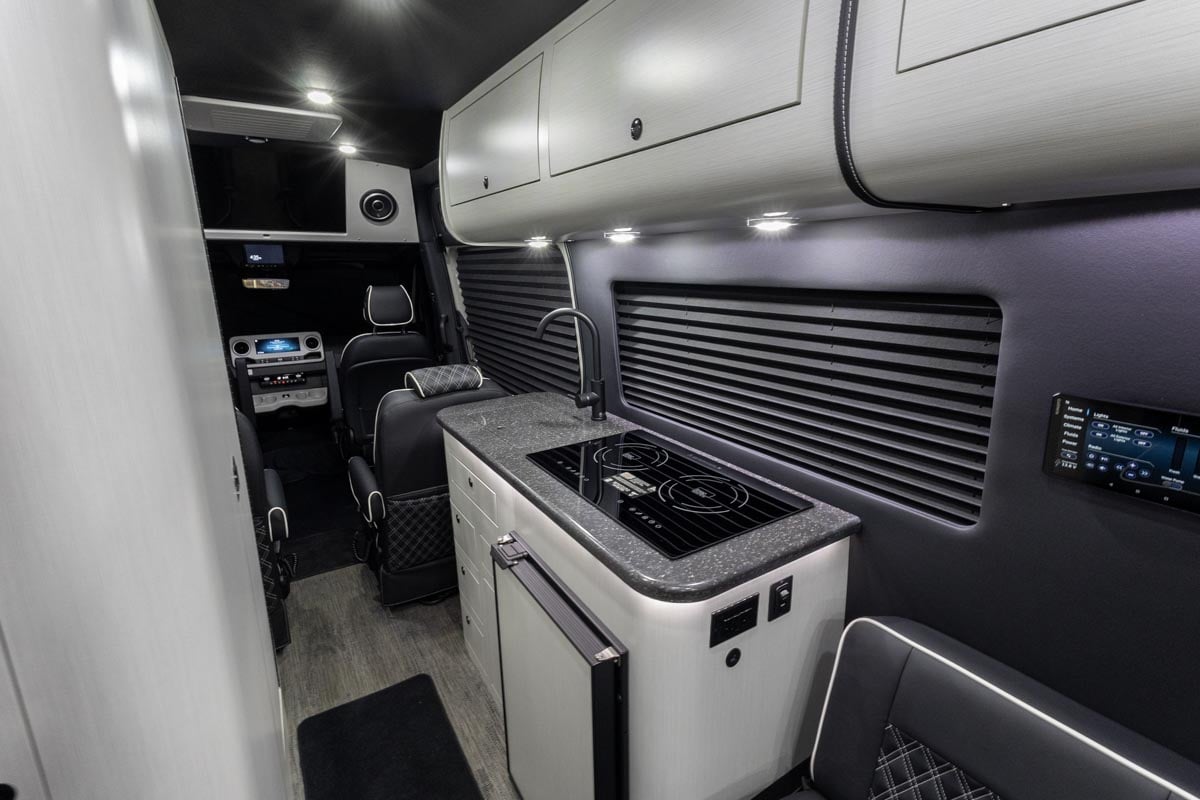 2025 OGV LUXURY COACH gallery image-26