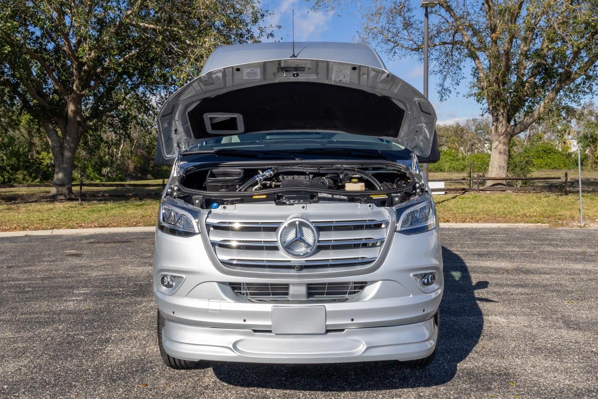 OGV 2025 Luxury Coach V-Cruise 8OBA AWD gallery image-27