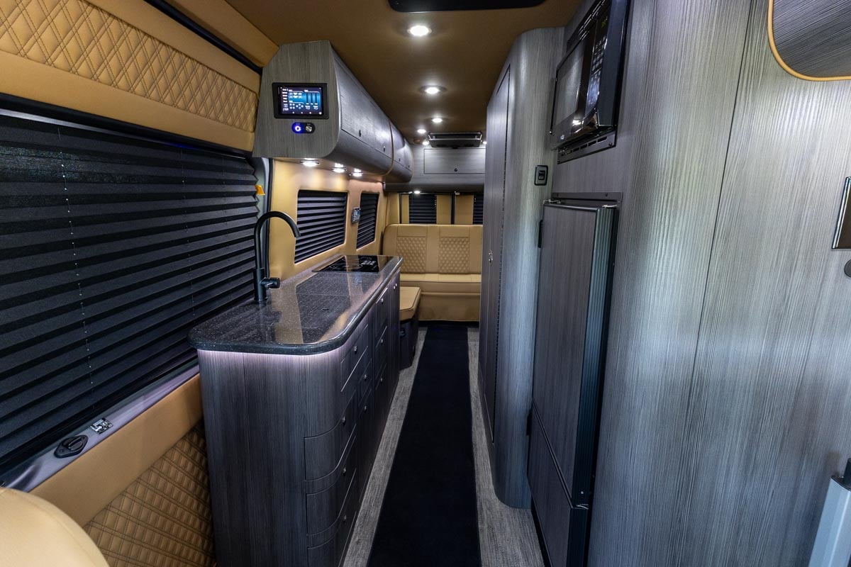 New 2025 OGV Luxury Coach V-RV 5RLA AWD gallery image-16