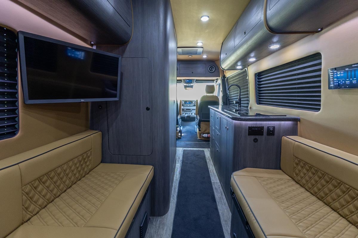 New 2025 OGV Luxury Coach V-RV 5RLA AWD gallery image-22