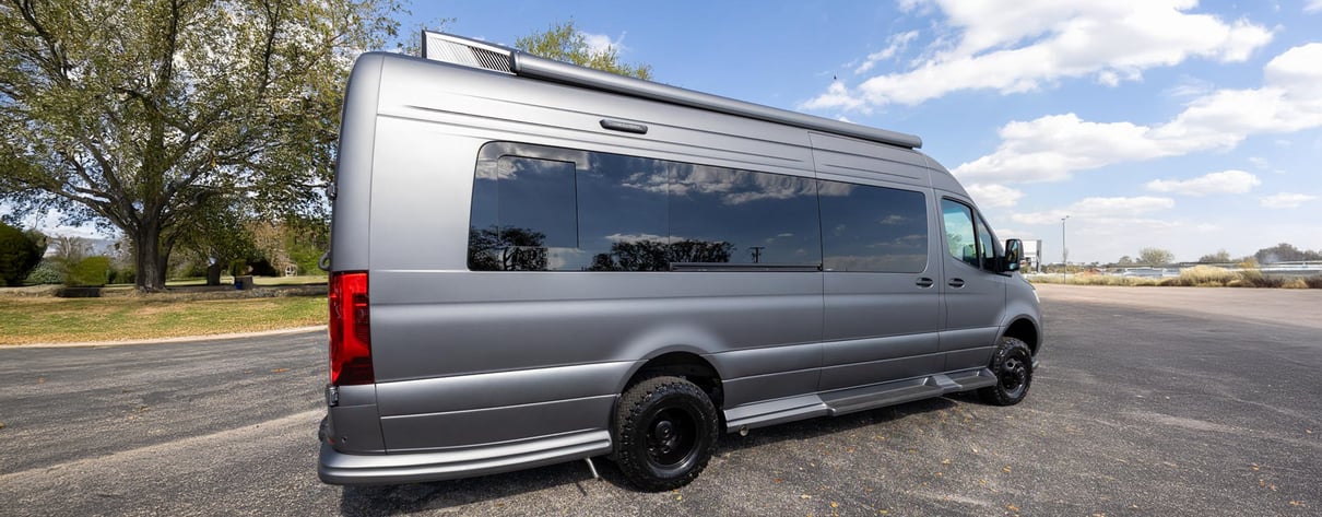 New 2025 OGV Luxury Coach V-RV 5RLA AWD gallery image-29