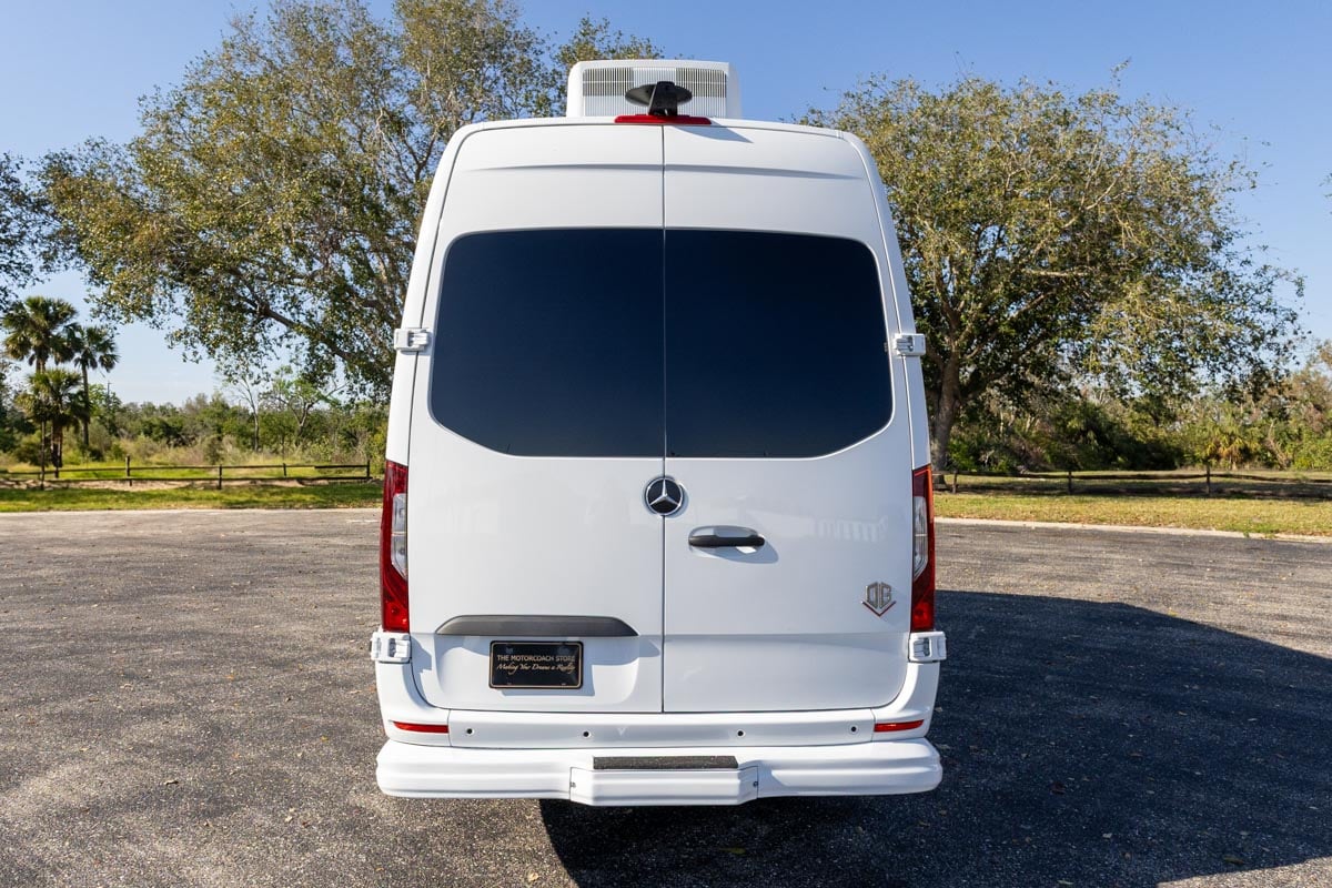 2025 OGV Luxury Coach V-RV 2TB gallery image-8