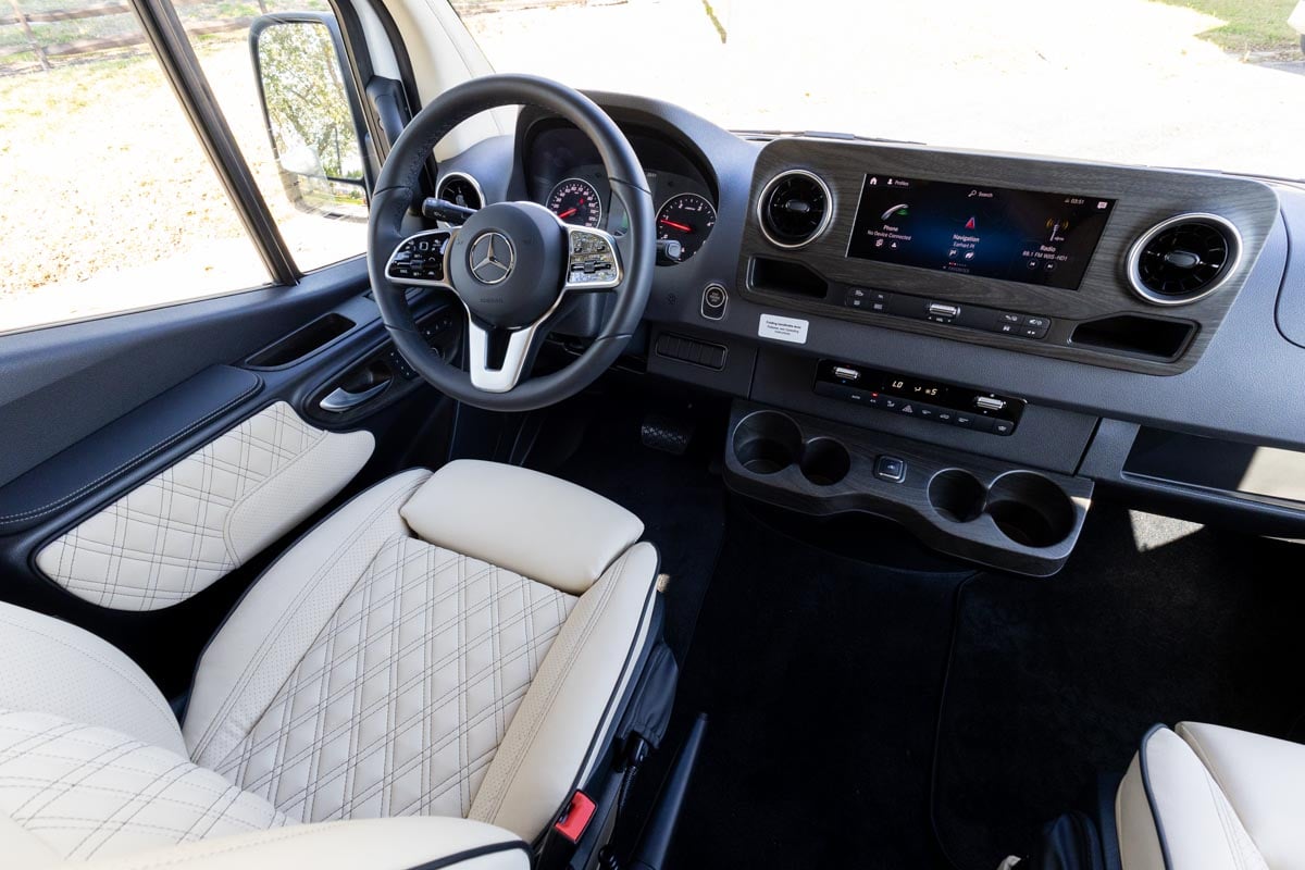 2025 OGV Luxury Coach V-RV 2TB gallery image-14