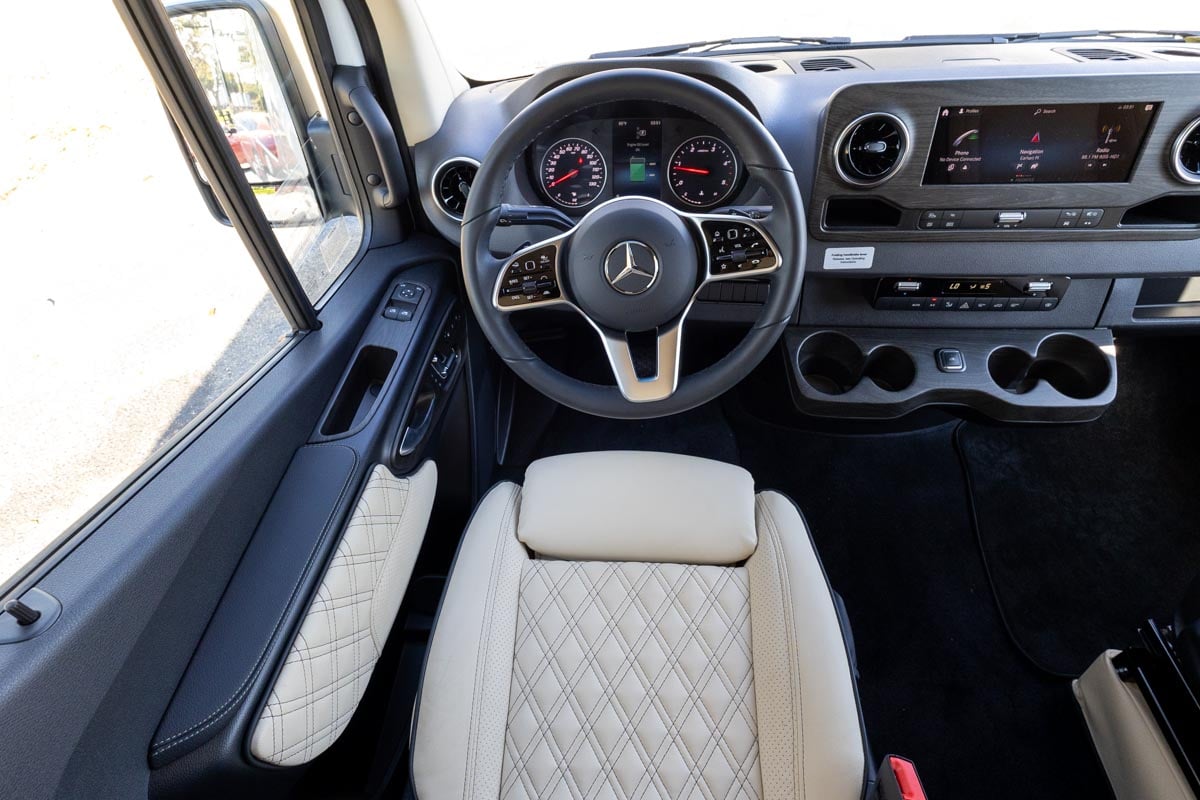 2025 OGV Luxury Coach V-RV 2TB gallery image-15