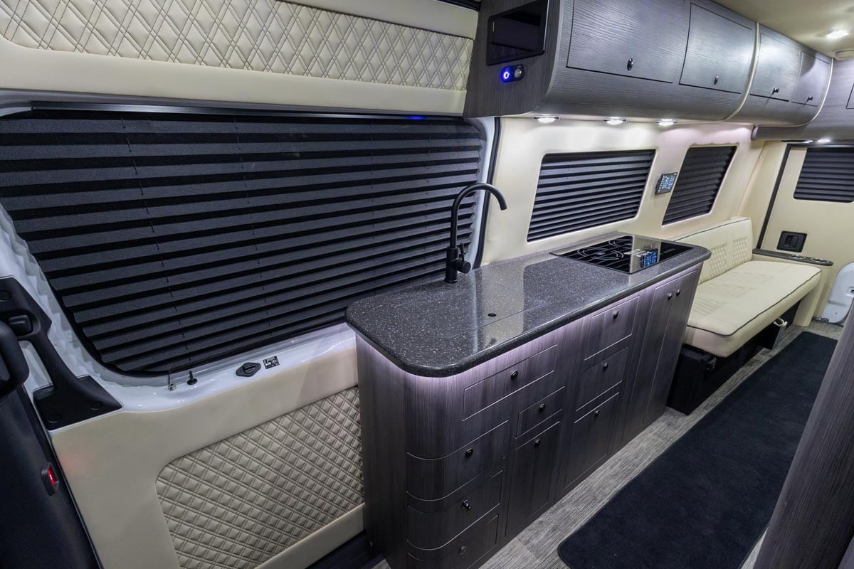 2025 OGV Luxury Coach V-RV 2TB gallery image-20