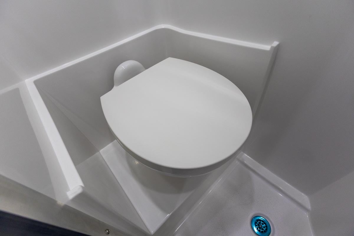 2025 OGV Luxury Coach V-RV 2TB gallery image-25