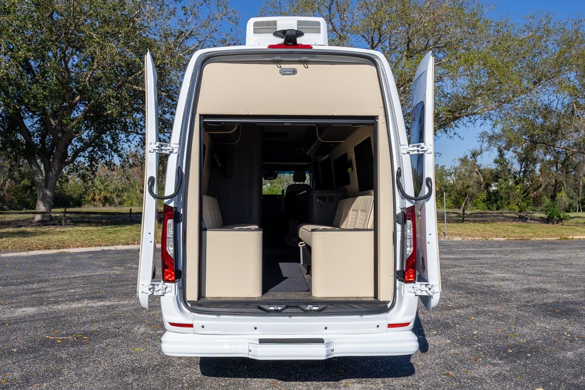 2025 OGV Luxury Coach V-RV 2TB gallery image-26