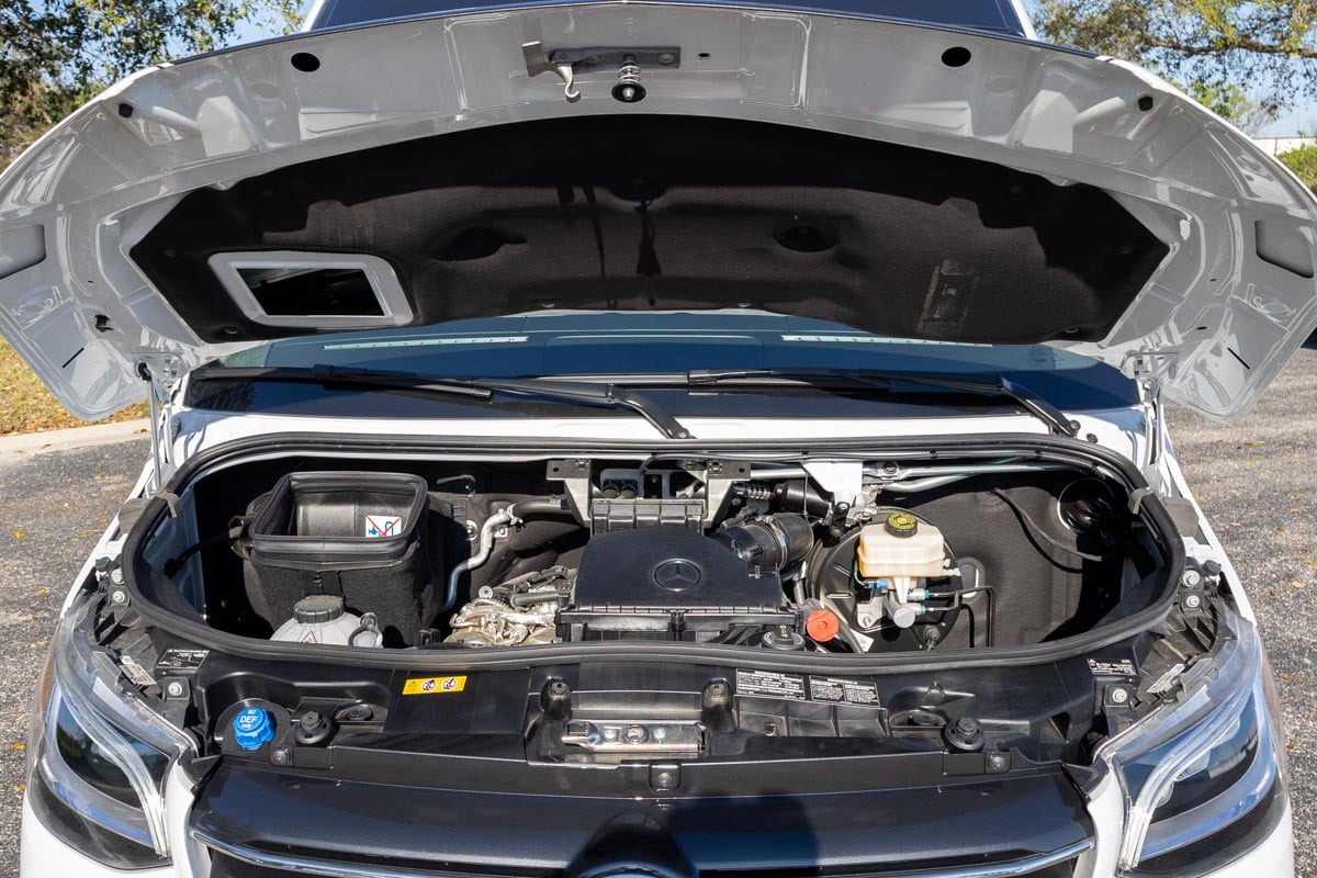 2025 OGV Luxury Coach V-RV 2TB gallery image-28