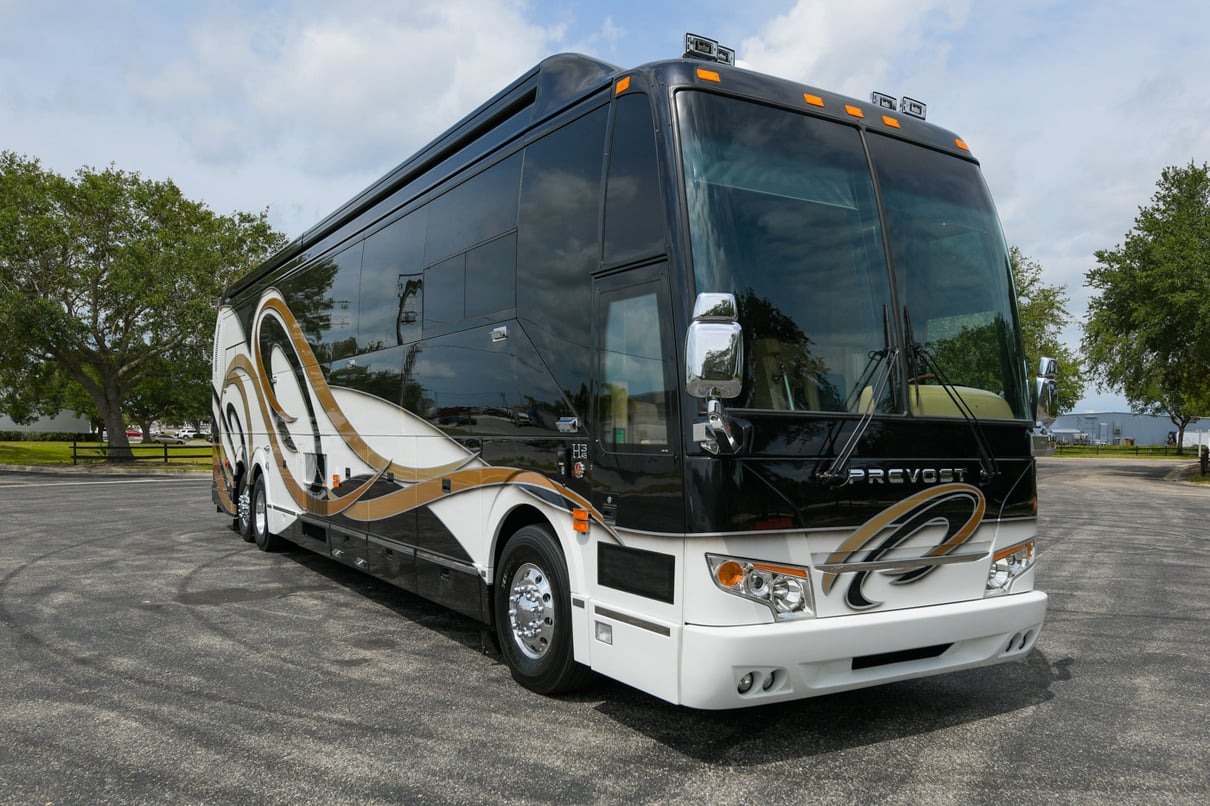 2003 PREVOST LIBERTY H3 45 gallery image-1