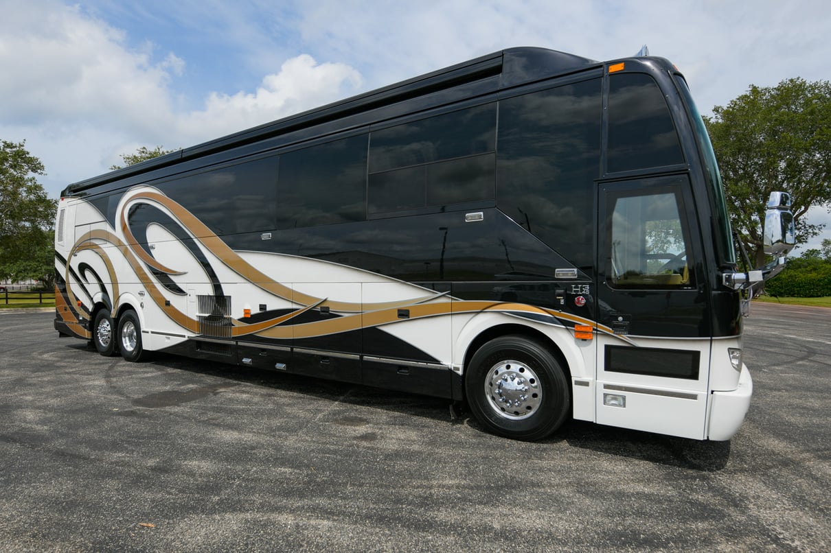 2003 PREVOST LIBERTY H3 45 gallery image-2