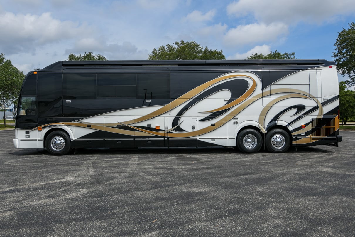 2003 PREVOST LIBERTY H3 45 gallery image-9