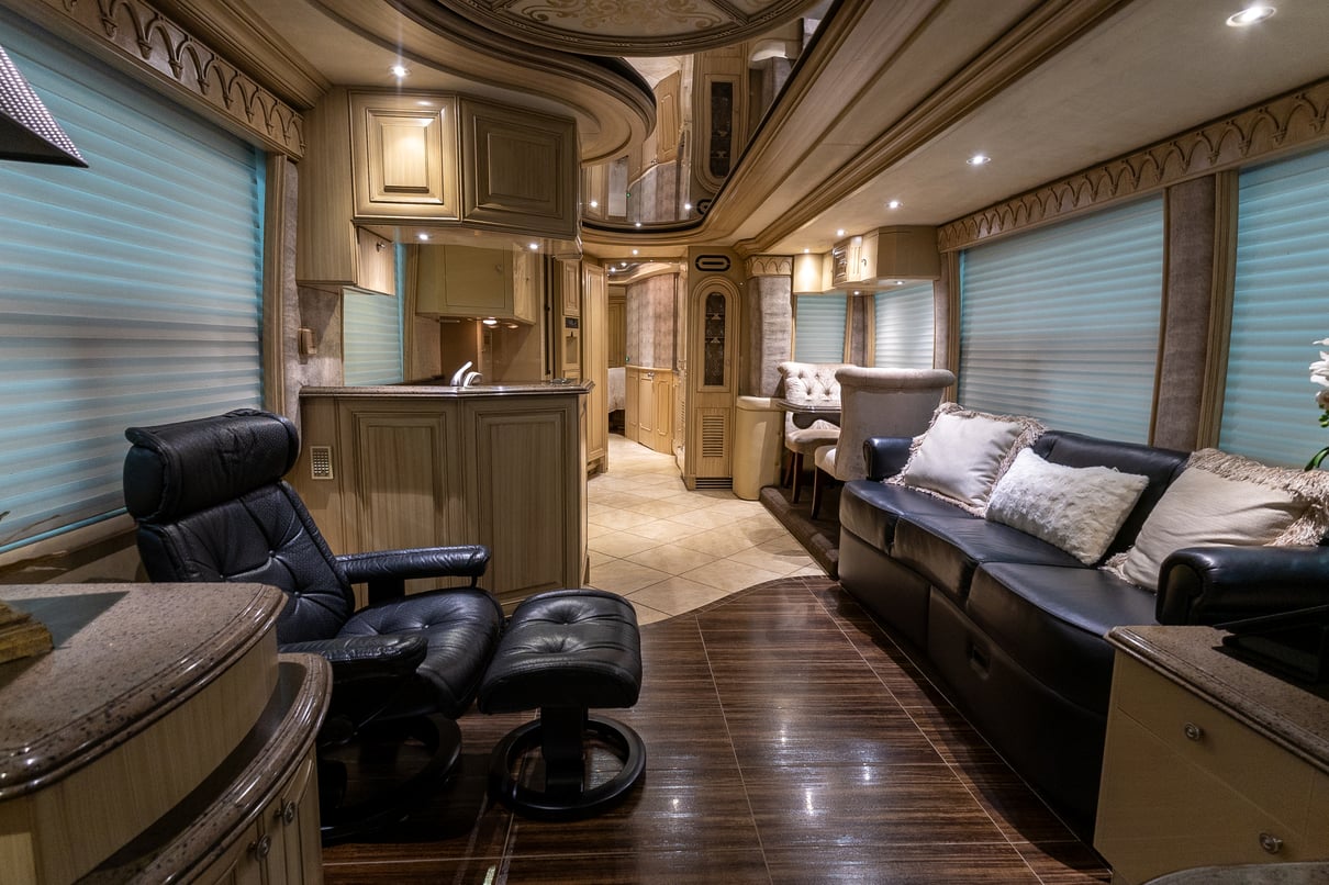 2003 PREVOST LIBERTY H3 45 gallery image-14