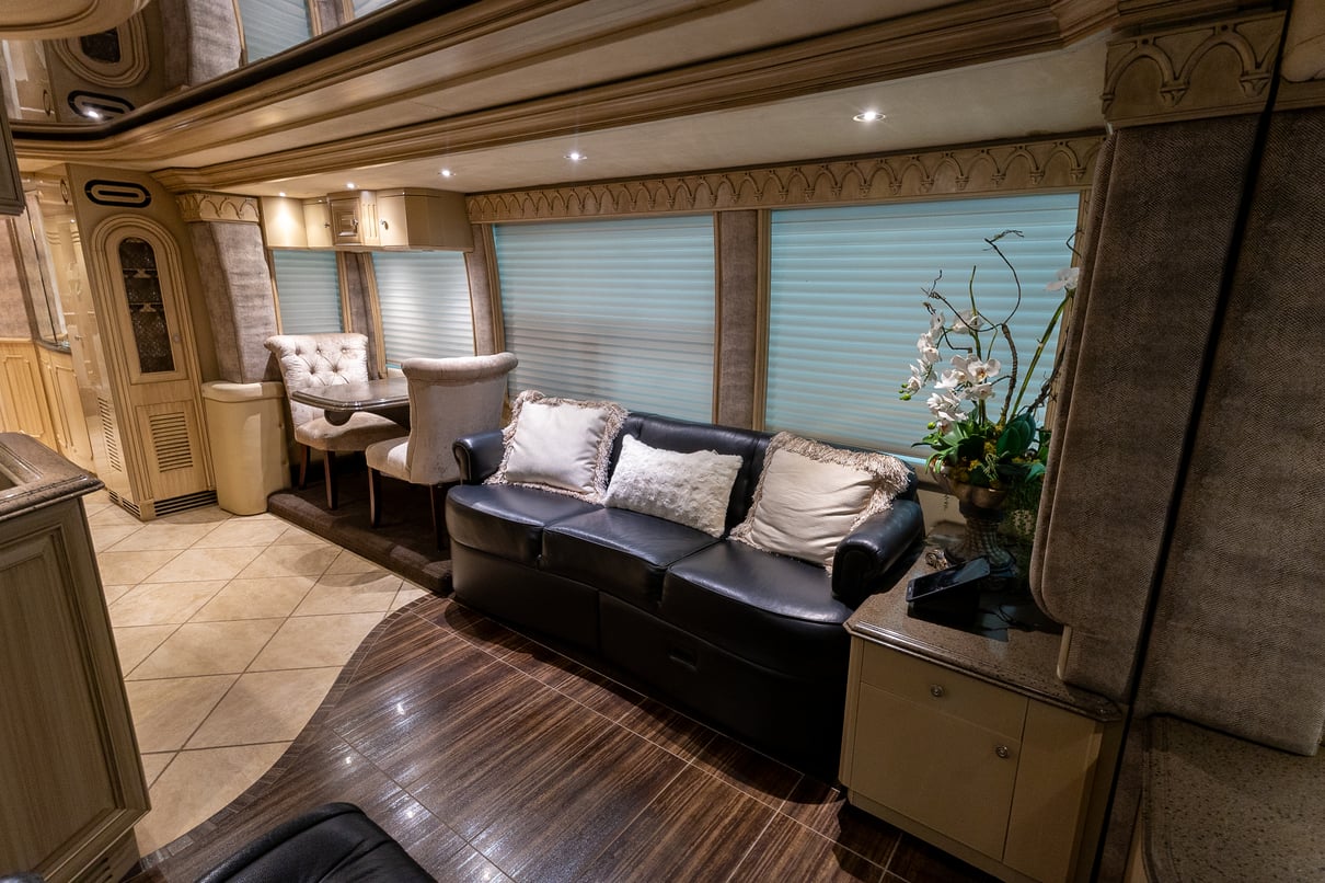 2003 PREVOST LIBERTY H3 45 gallery image-15
