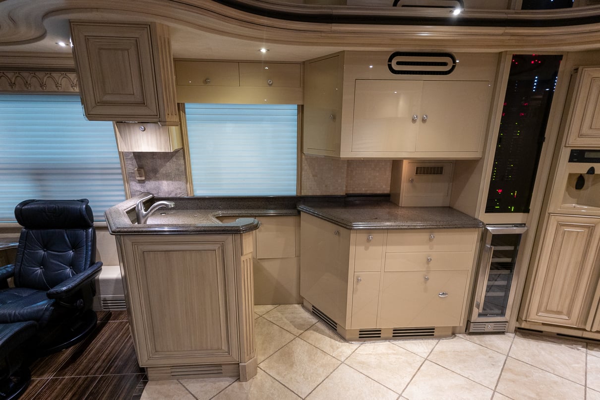 2003 PREVOST LIBERTY H3 45 gallery image-19