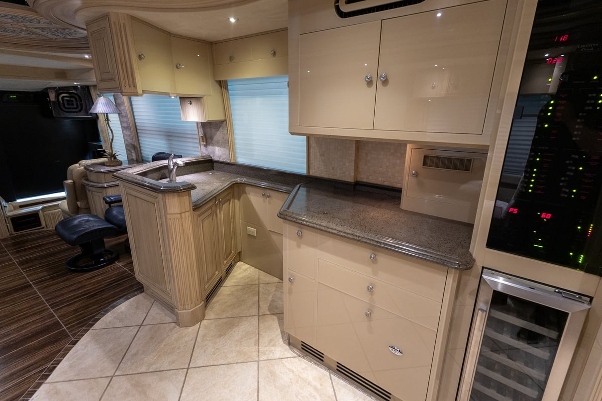 2003 PREVOST LIBERTY H3 45 gallery image-20