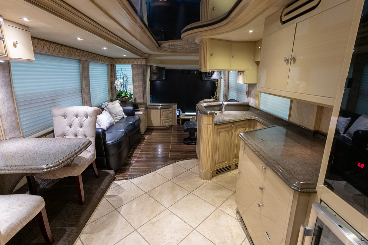 2003 PREVOST LIBERTY H3 45 gallery image-21